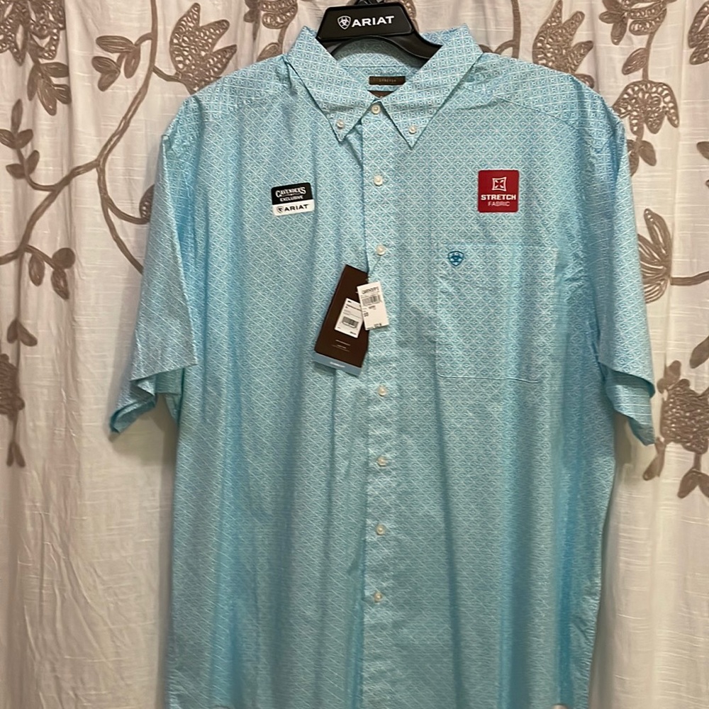 New with tags Ariat button up shirt